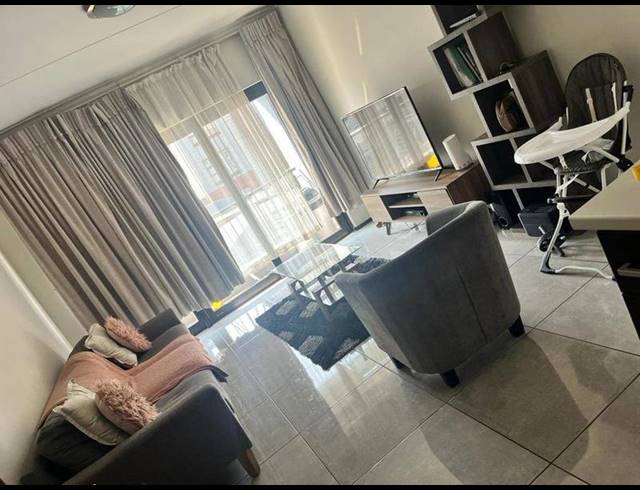 2 BEDROOM TOWNHOUSE FOR SALE IN OAKDENE